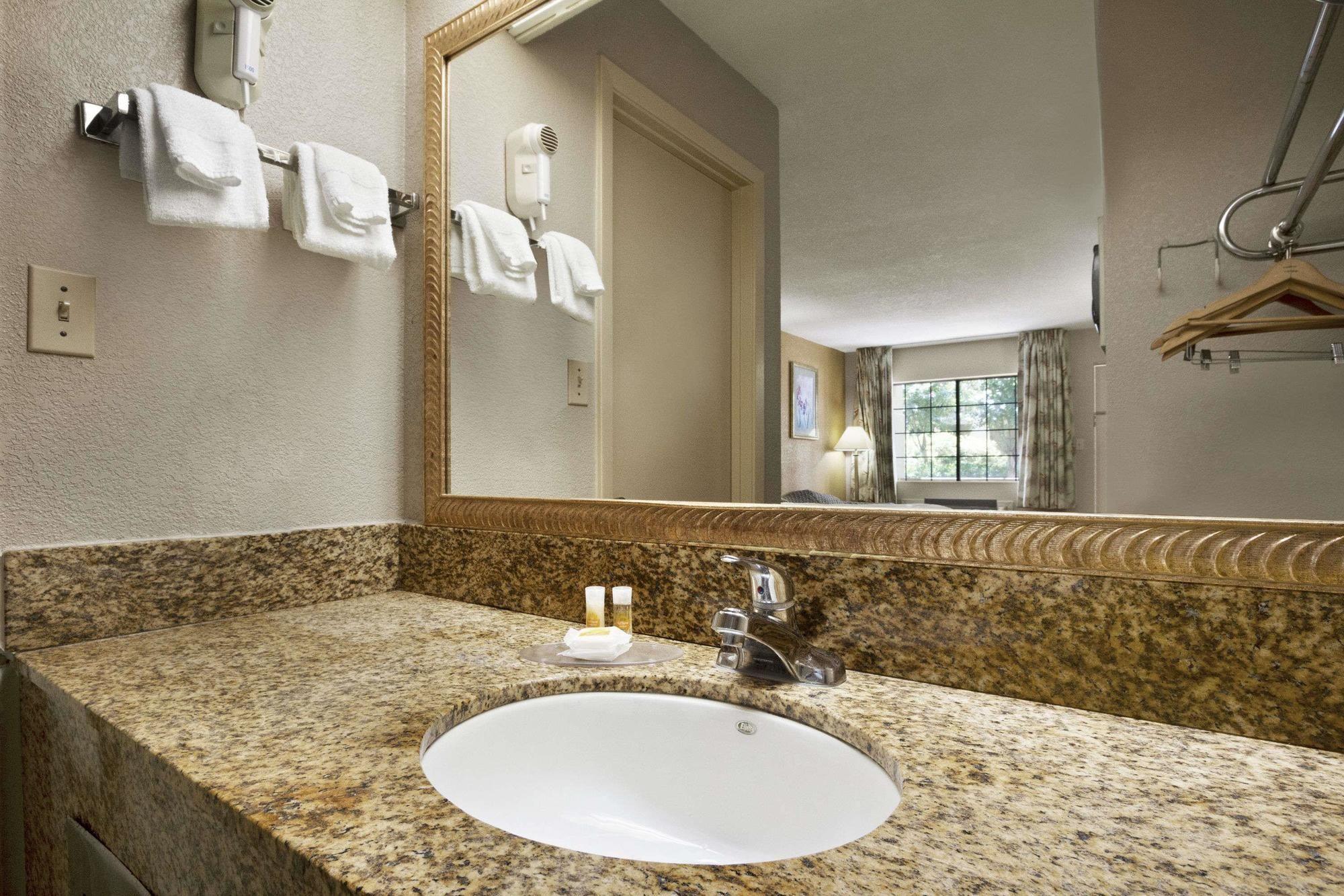 Days Inn By Wyndham Southaven Ms Exteriér fotografie